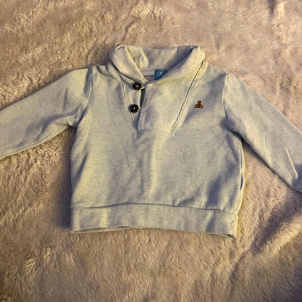 Gap sweater